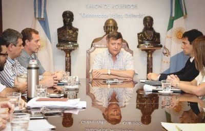 Naci�n se comprometi� a continuar obras de viviendas