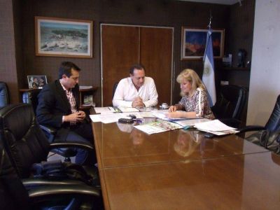 Contin�a la visita de ministros nacionales con Gustavo Santos