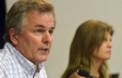 Gay recibi� a vecinos de Cerri por el proyecto de viviendas sociales
