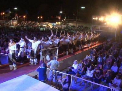 Etcheto dialog� sobre programas culturales con concejales del FpV