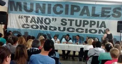 En masiva asamblea, los Municipales pidieron a Galli reapertura de negociaciones