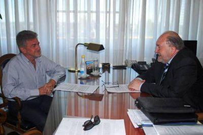 Crespillo propone volver al servicio medido de agua