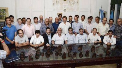 Intendentes del Justicialismo se le plantan a Naci�n por el tarifazo en la luz