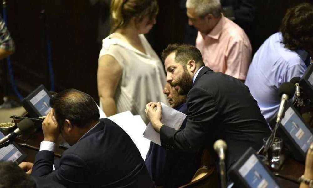 El kirchnerismo se prepara para entregar comisiones en la Legislatura