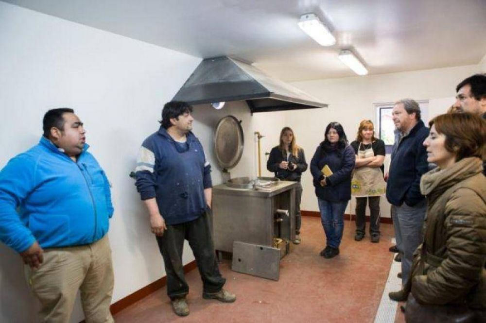 El Gobierno busca el impulso al sector productivo en Puerto Almanza