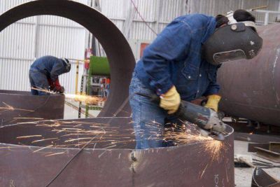 Ya existen pymes petroleras con dificultades para pagar salarios