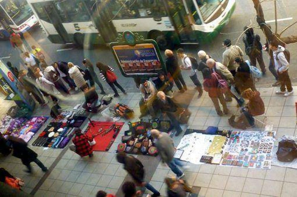 Caballito: operativos para impedir la instalaci�n de manteros