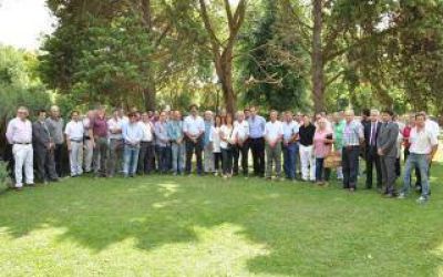 Sarqu�s encabez� encuentro con intendentes y productores agroindustriales