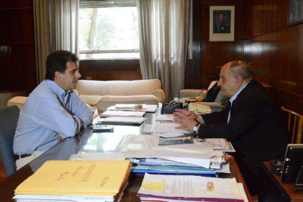 El Ministro de Seguridad adelant� la llegada de refuerzos y patrulleros, m�s all� del Operativo Sol 