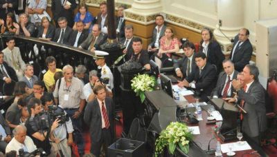 Schiaretti, con mensaje sobre obras y educaci�n