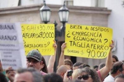 Mor�n: M�s de 3.500 personas se manifestaron en contra de los despidos en el municipio