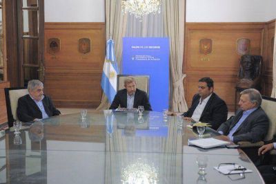 Este lunes se reanudan las negociaciones para destrabar el conflicto petrolero