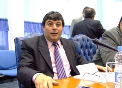 Peralta renunci� a la Intendencia
