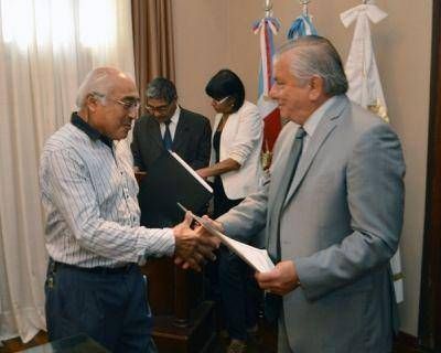 Entregan Personer�a Jur�dica a cuatro instituciones de la ciudad capital