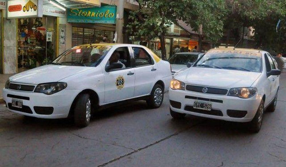 Los taxis y remises aumentaron las tarifas alrededor del 30 por ciento