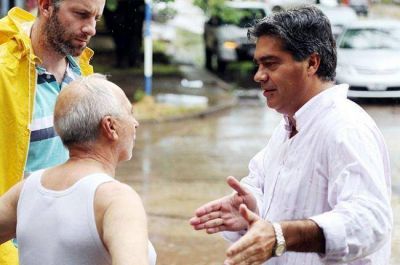 Capitanich recorri� y constat� funcionamiento de desag�es y dialog� con los vecinos