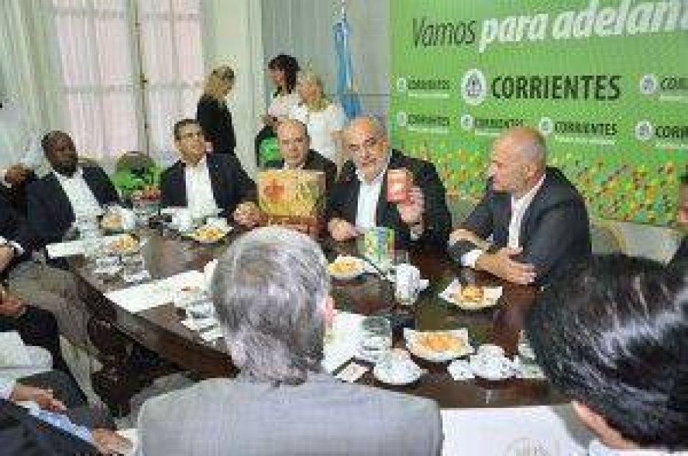 Colombi suma gestos de apoyo nacional con visita de funcionarios