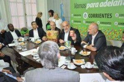Colombi suma gestos de apoyo nacional con visita de funcionarios