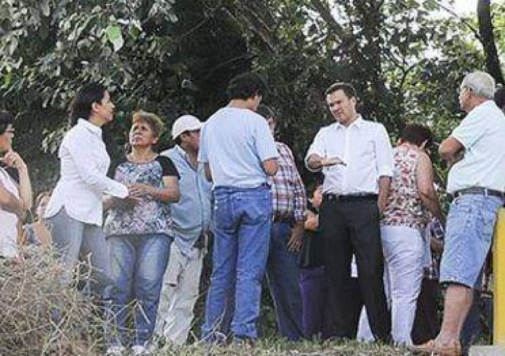 El ministro Rodrguez visit a vecinos de San Lorenzo