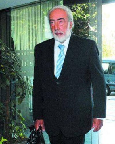 Denuncia penal contra Macri por la ola de decretos de necesidad y urgencia