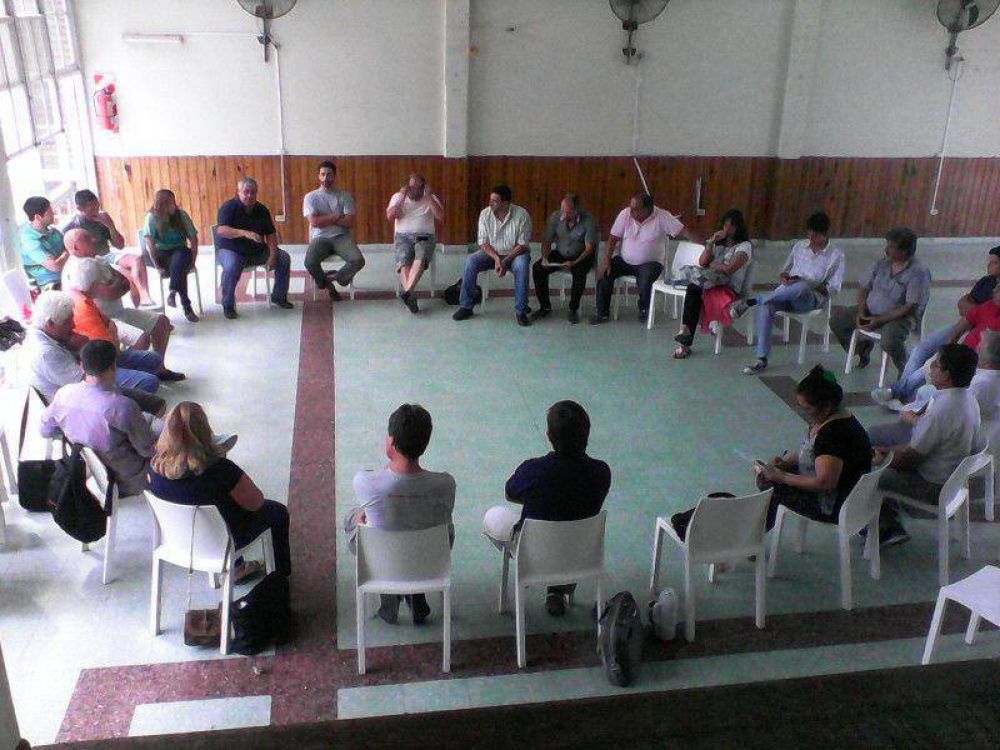Trabajadores de ATE en organismos nacionales de Entre R�os se declararon en estado de alerta y movilizaci�n 