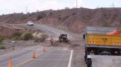 Por las intensas lluvias, recomiendan circular con precauci�n desde el Villicum hasta Tucunuco