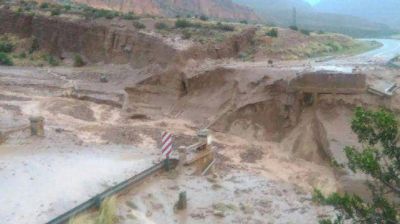 Cortaron el paso a Chile debido a fuertes tormentas en alta monta�a