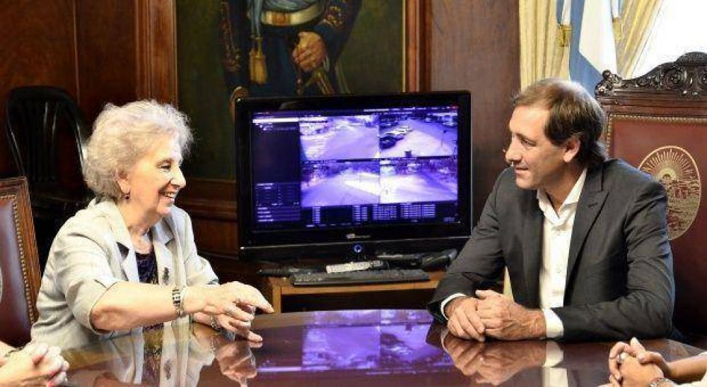 Garro dijo que las pol�ticas de derechos humanos son centrales para su gobierno