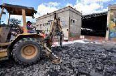 La Plata: Avanzan las obras de bacheo en la Terminal de �mnibus y distintos puntos de la ciudad