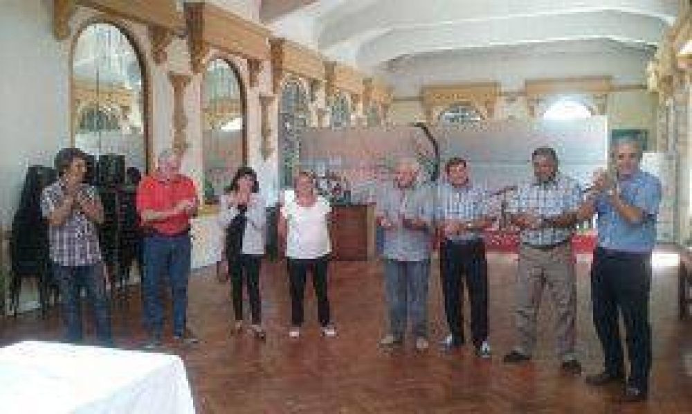 El Intendente Gast�n particip� de un brindis con agentes municipales que recibieron beneficios jubilatorios