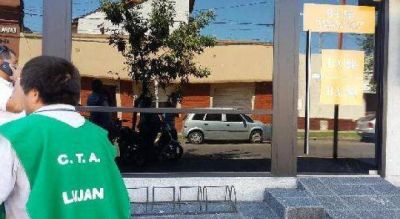Conciliaci�n obligatoria por 15 d�as: se levanta el paro de municipales en Luj�n