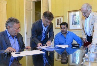 El Gobierno y la AFA firmaron el acuerdo