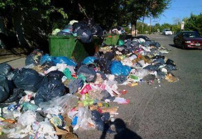 La zona hist�rico basilical es un gran basural a cielo abierto