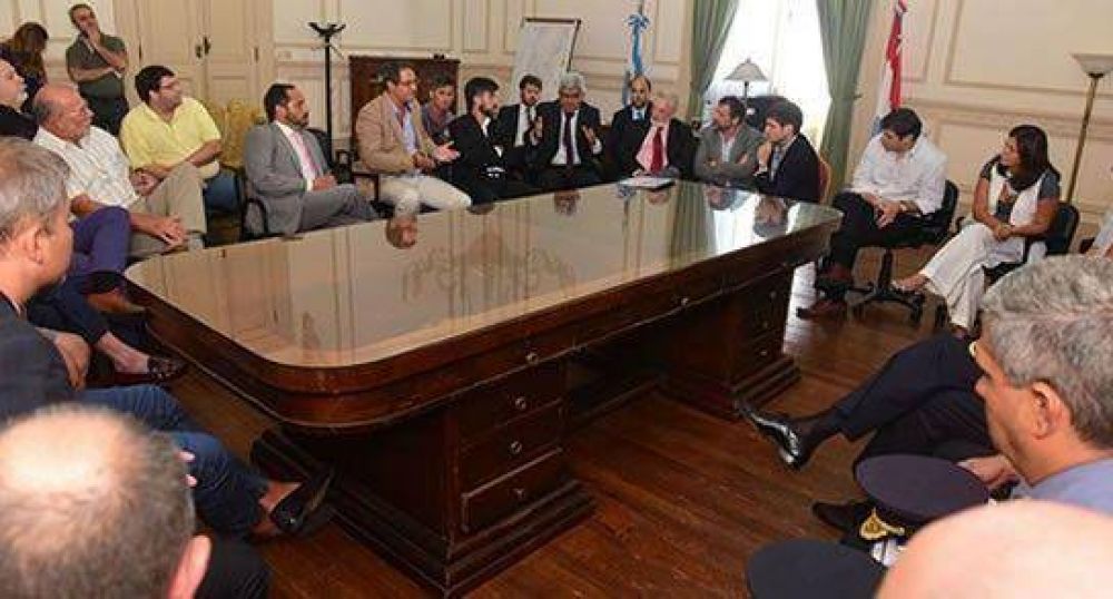 Autoridades provinciales se reunieron con fiscales y taxistas