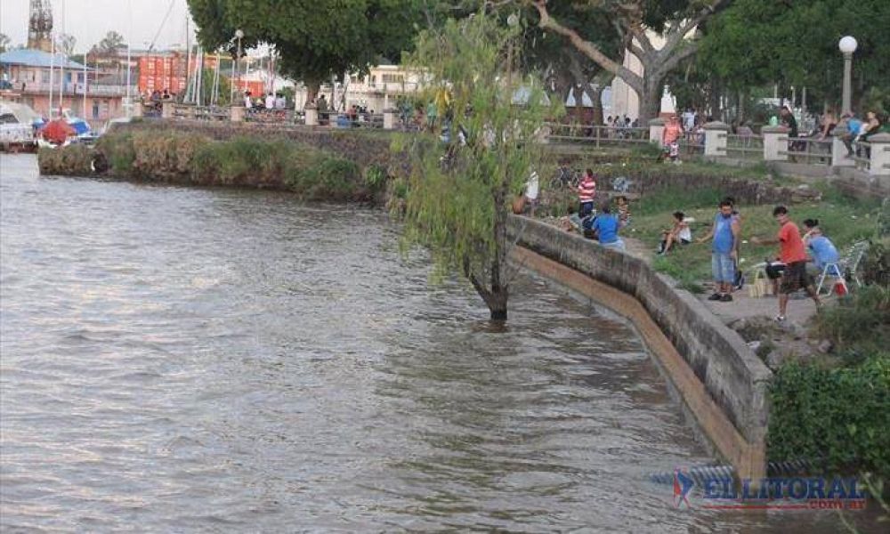 Ante la bajante del r�o los evacuados vuelven a sus casas pero se esperan nuevos repuntes