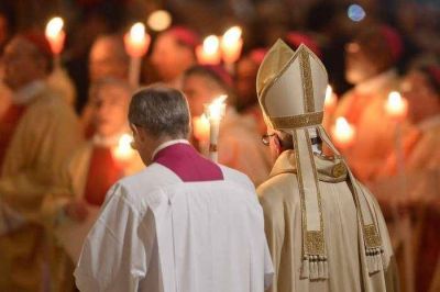 Francisco a los religiosos: ens�ciense las manos con la vida cotidiana
