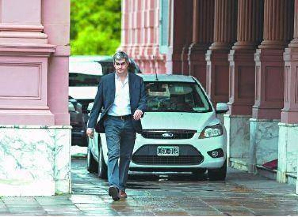 Pe�a justific� los despidos en el Estado