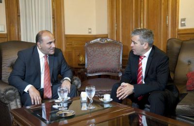 Manzur pidi� dinero para obras
