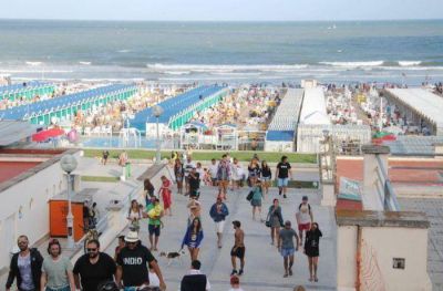 Mar del Plata fue visitada en enero por 1.380.065 turistas y para este fin de semana las reservas est�n en el 90%