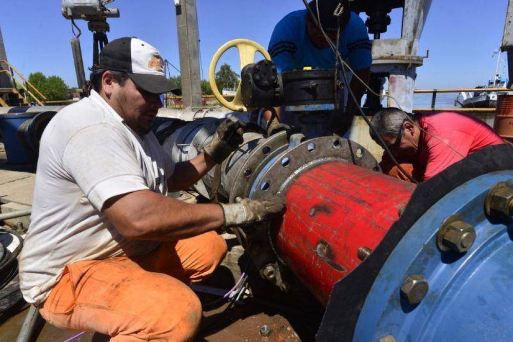 La comuna trabaja en el recambio de una bomba en la Planta Potabilizadora de Paran� 