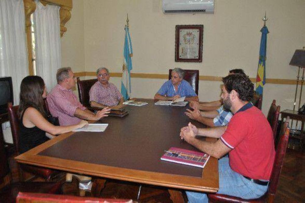 El Intendente Gastn se reuni con integrantes de Playa Construcciones