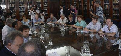 �Queremos iniciar las clases, pero la pelota est� en su cancha�