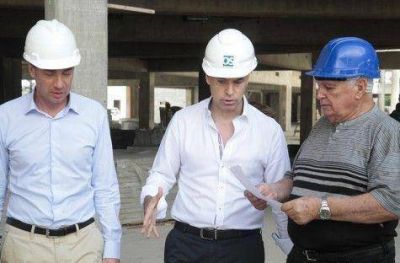 Larreta y Santilli de recorrida en barrio caliente