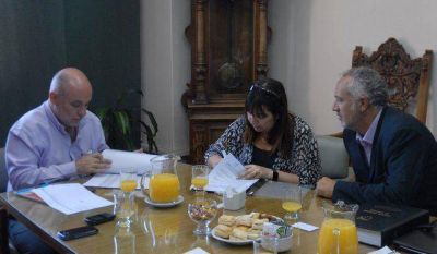 La DGE firm� un nuevo convenio con YPF por la provisi�n de gas