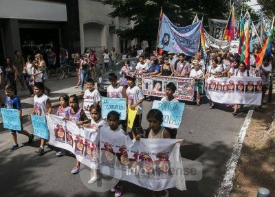 Familiares y amigos marcharon en reclamo de justicia por Emilia Uscamayta
