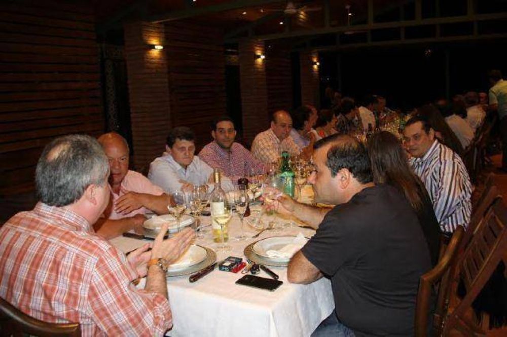 Passalacqua diagram� con su gabinete planes de empleo y de inversiones