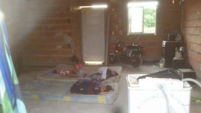 Controversia por posesi�n de viviendas sociales