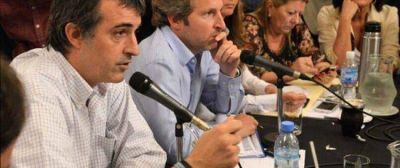 Los Ministros de Educaci�n y del Interior llegaron a Santiago y fueron recibidos por el Senador Zamora