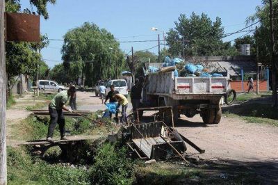 Limpieza en Barrio Mitre