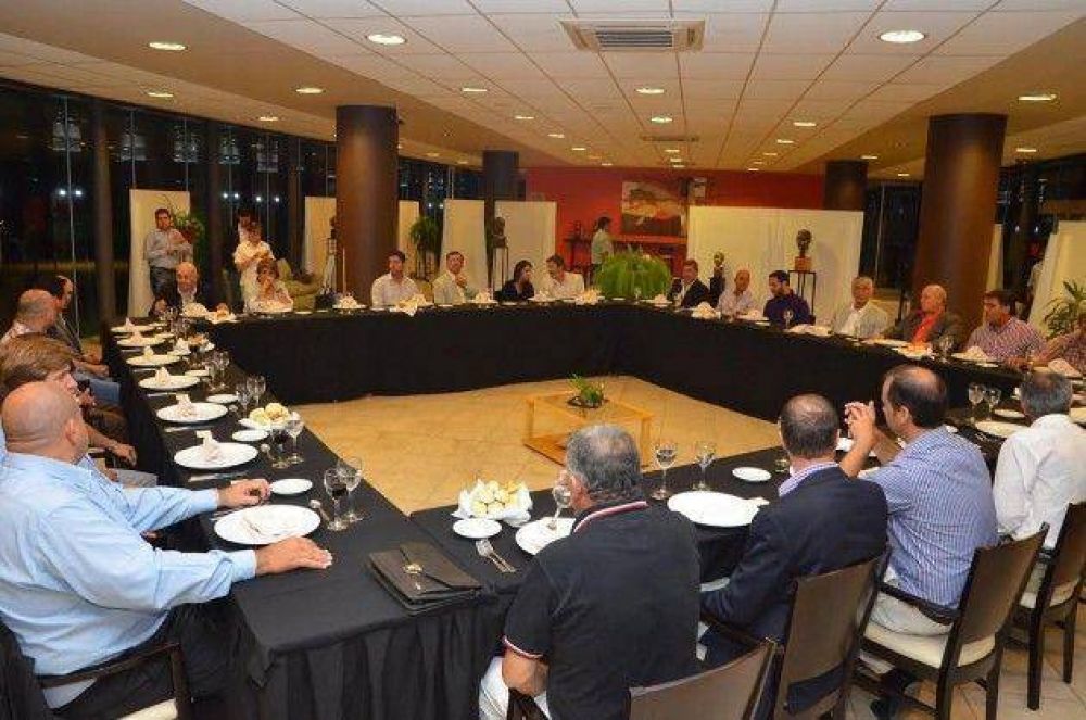 El Gobierno define un plan de obras con los municipios